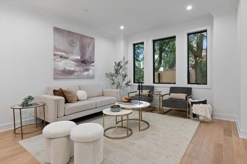 Tiny photo for 3719 N Bosworth Avenue, Chicago, IL 60613 (MLS # 12472954)