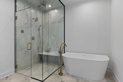 Tiny photo for 3719 N Bosworth Avenue, Chicago, IL 60613 (MLS # 12472954)