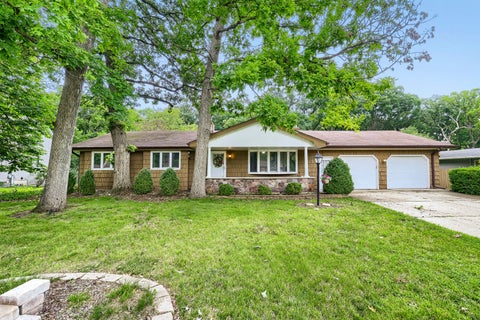 Photo of 823 Greenwood Avenue, Carpentersville, IL 60110 (MLS # 12684282)