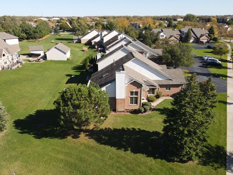 Tiny photo for 6706 Pondview Drive, Tinley Park, IL 60477 (MLS # 12605384)