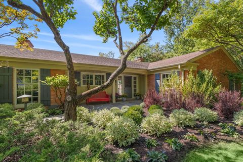 Photo of 24132 N Bridle Trail Road, Lake Forest, IL 60045 (MLS # 12472927)