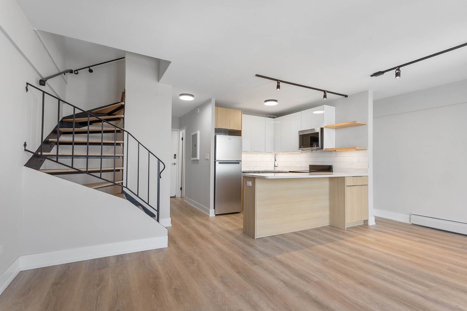 6166 N Sheridan Road 2D