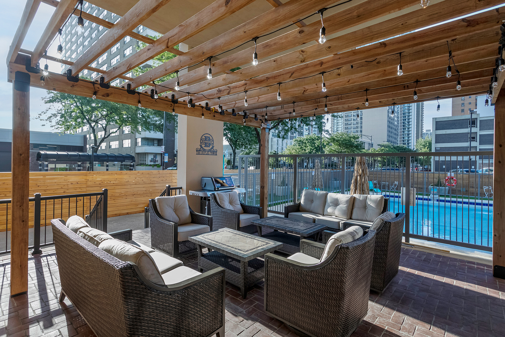 6166 N Sheridan Road 2D