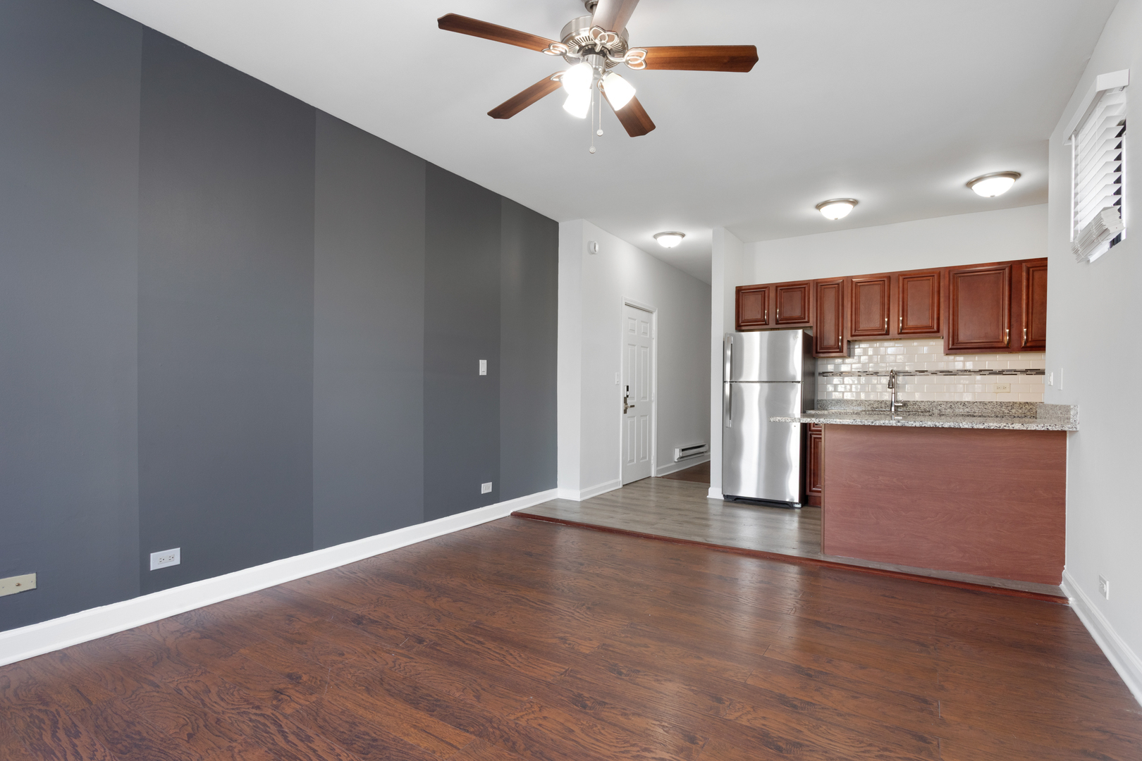 3631 W Dickens Avenue 2B