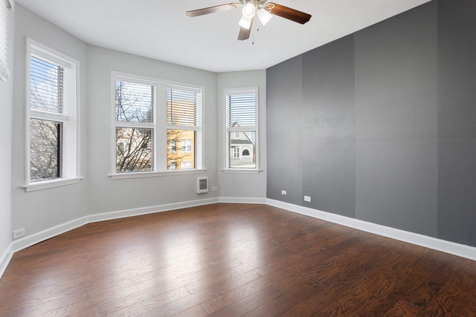 3631 W Dickens Avenue 2B