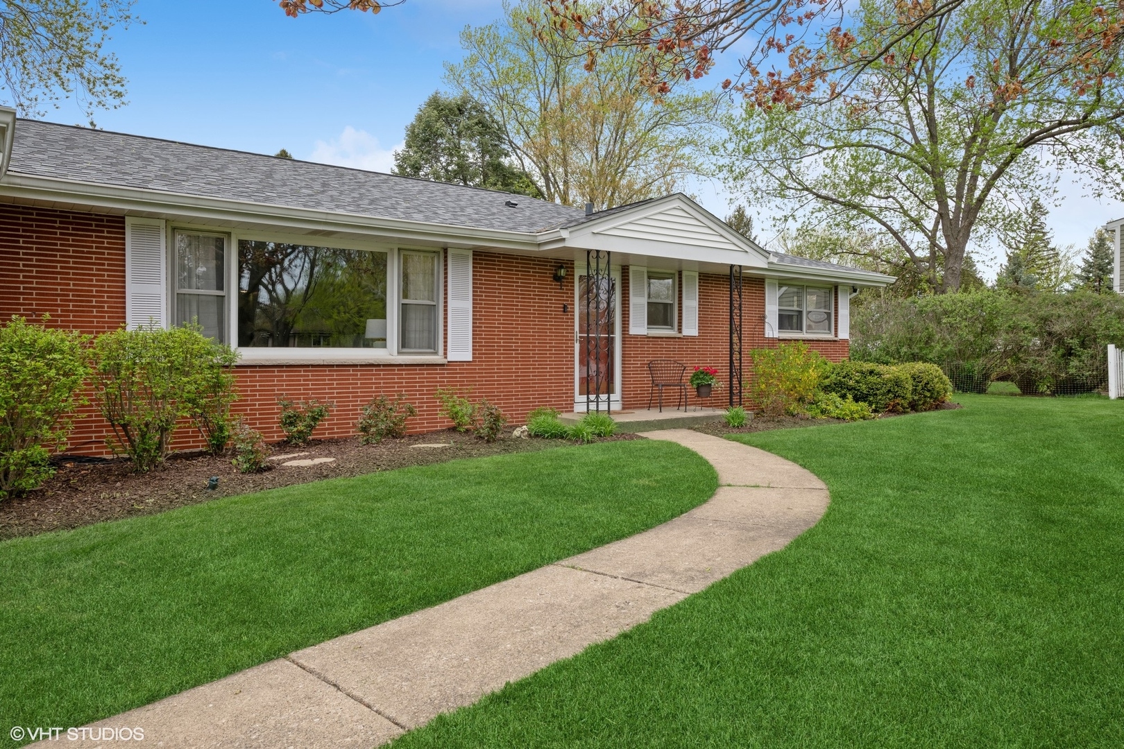 1112 N Perry Drive