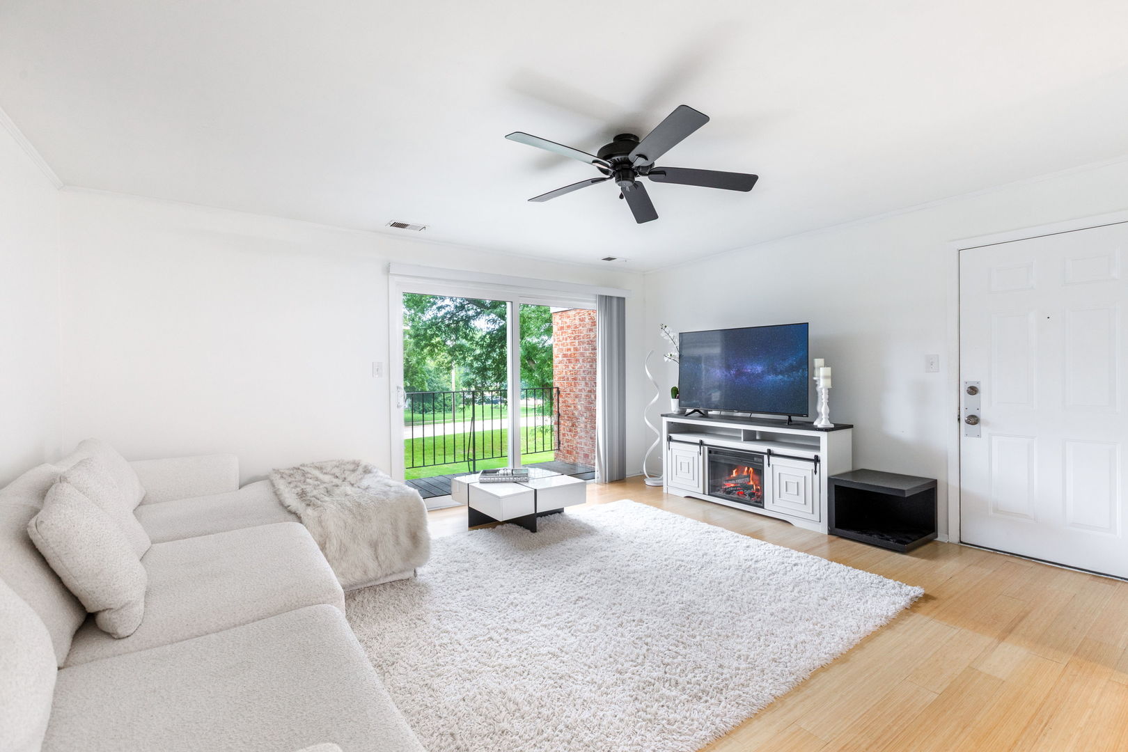 961 GOLF COURSE Road 6