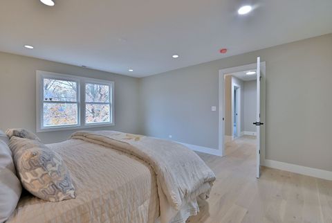 Tiny photo for 656 W Comstock Avenue, Elmhurst, IL 60126 (MLS # 12620215)