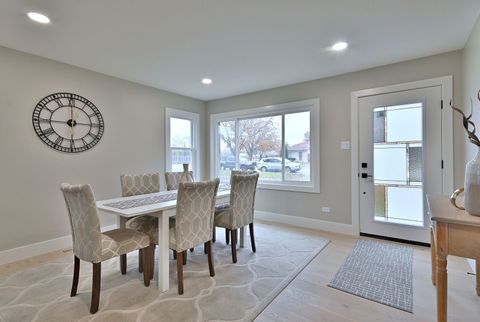 Tiny photo for 656 W Comstock Avenue, Elmhurst, IL 60126 (MLS # 12620215)