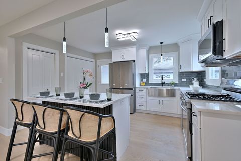 Tiny photo for 656 W Comstock Avenue, Elmhurst, IL 60126 (MLS # 12620215)