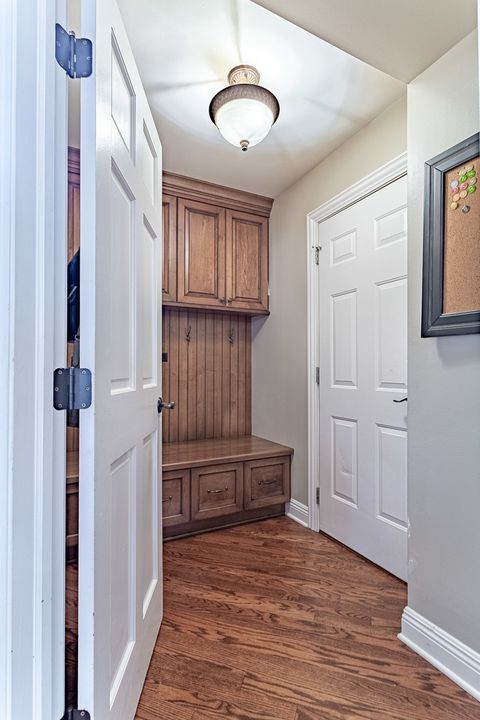 Tiny photo for 900 Christa Court, Elk Grove Village, IL 60007 (MLS # 12614479)