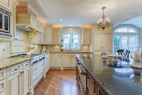 Tiny photo for 900 Christa Court, Elk Grove Village, IL 60007 (MLS # 12614479)