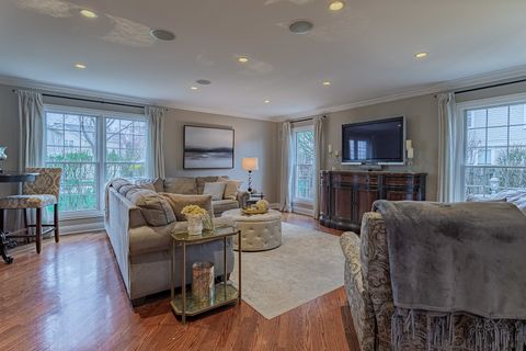 Tiny photo for 900 Christa Court, Elk Grove Village, IL 60007 (MLS # 12614479)