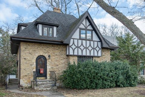 128 Lawndale Avenue Wilmette IL 60091