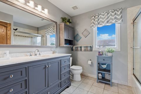 Tiny photo for 820 Karen Lane, New Lenox, IL 60451 (MLS # 12653728)