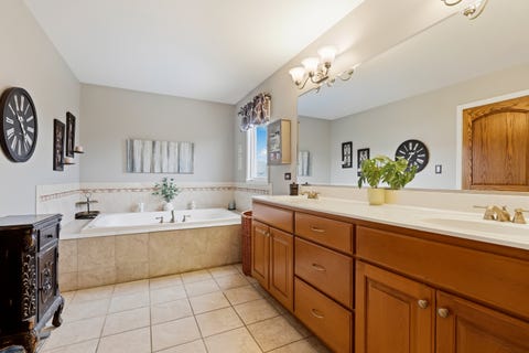 Tiny photo for 820 Karen Lane, New Lenox, IL 60451 (MLS # 12653728)