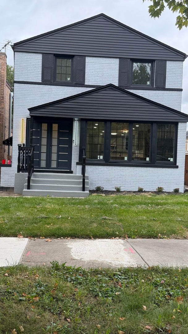 3024 W Fargo Avenue