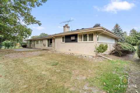 Tiny photo for 980 Apple Creek Lane, Des Plaines, IL 60016 (MLS # 12490315)