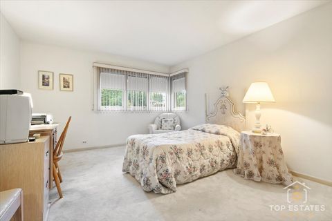 Tiny photo for 980 Apple Creek Lane, Des Plaines, IL 60016 (MLS # 12490315)