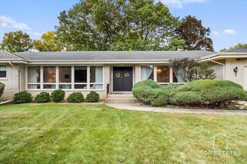 Tiny photo for 980 Apple Creek Lane, Des Plaines, IL 60016 (MLS # 12490315)