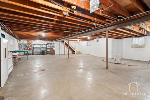 Tiny photo for 980 Apple Creek Lane, Des Plaines, IL 60016 (MLS # 12490315)