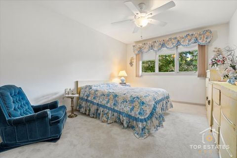 Tiny photo for 980 Apple Creek Lane, Des Plaines, IL 60016 (MLS # 12490315)
