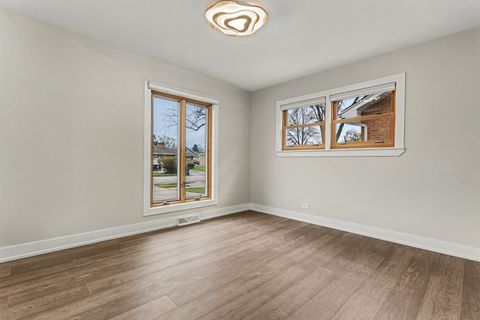 Tiny photo for 538 N Broadway Avenue, Park Ridge, IL 60068 (MLS # 12628314)
