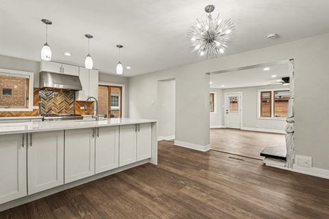 Tiny photo for 538 N Broadway Avenue, Park Ridge, IL 60068 (MLS # 12628314)