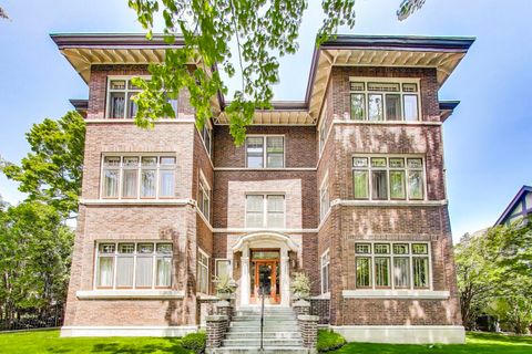 425 Greenwood Street 1E Evanston IL 60201