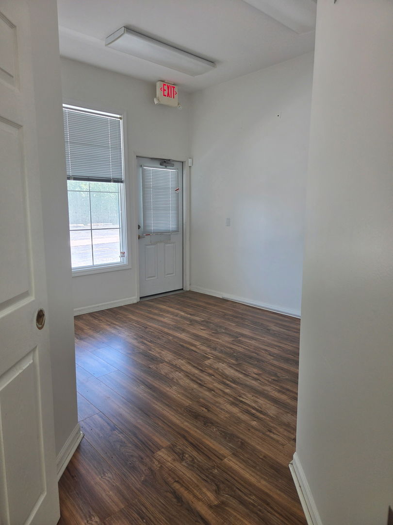 7105 Virginia Road 10-12