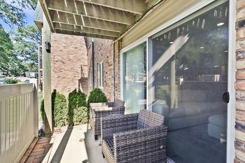 Tiny photo for 9954 S 84th Terrace #109, Palos Hills, IL 60465 (MLS # 12567084)