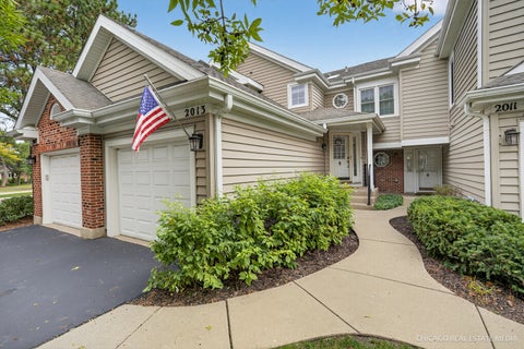 Photo of 2013 N Coldspring Road, Arlington Heights, IL 60004 (MLS # 12764893)
