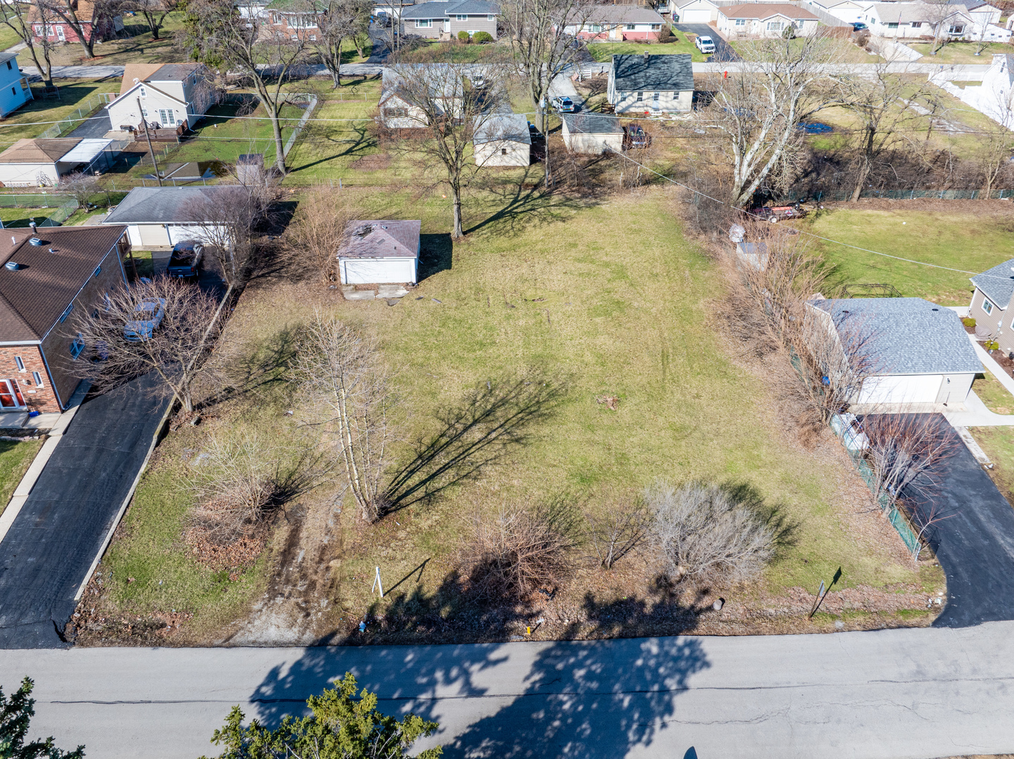 7740-7744 Banks Street