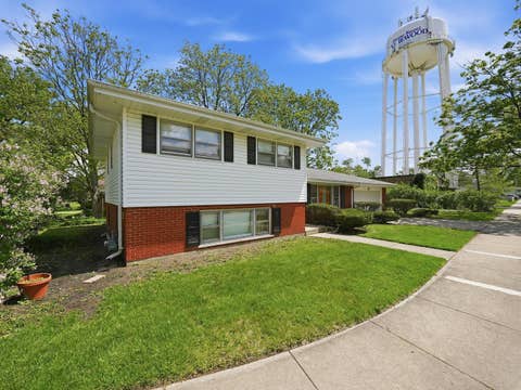 Tiny photo for 18345 Pierce Avenue, Homewood, IL 60430 (MLS # 12637370)
