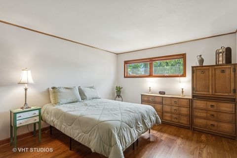 Tiny photo for 110 N Caroline Avenue, Elmhurst, IL 60126 (MLS # 12399431)