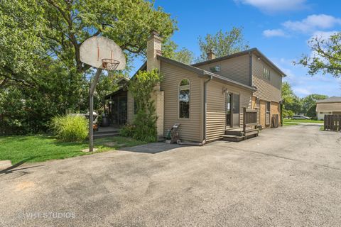 Tiny photo for 110 N Caroline Avenue, Elmhurst, IL 60126 (MLS # 12399431)