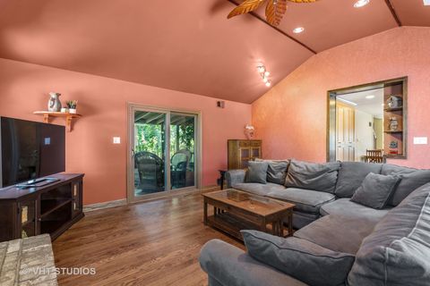 Tiny photo for 110 N Caroline Avenue, Elmhurst, IL 60126 (MLS # 12399431)