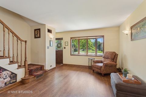 Tiny photo for 110 N Caroline Avenue, Elmhurst, IL 60126 (MLS # 12399431)