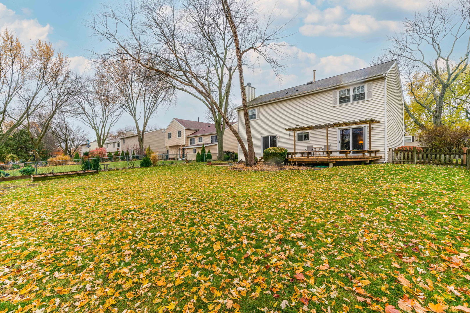 Vernon Hills, Illinois 60061, United States, 4 Bedrooms Bedrooms, ,3 BathroomsBathrooms,Residential,Contingent,247027