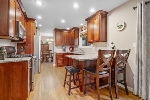 Tiny photo for 111 Midway Lane, Vernon Hills, IL 60061 (MLS # 12501833)