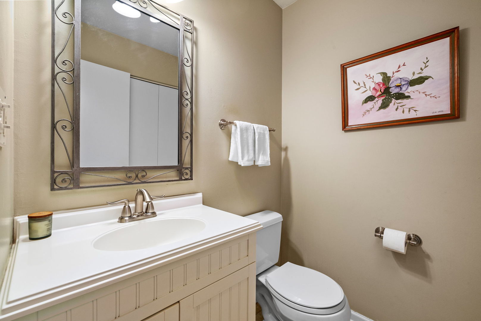 Vernon Hills, Illinois 60061, United States, 4 Bedrooms Bedrooms, ,3 BathroomsBathrooms,Residential,Contingent,247027