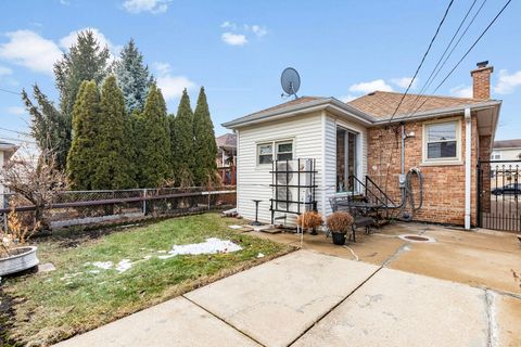 Tiny photo for 3253 N Austin Avenue, Chicago, IL 60634 (MLS # 12530988)