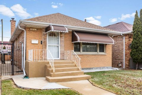 Tiny photo for 3253 N Austin Avenue, Chicago, IL 60634 (MLS # 12530988)