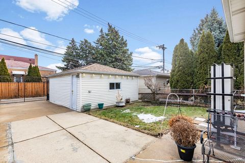 Tiny photo for 3253 N Austin Avenue, Chicago, IL 60634 (MLS # 12530988)