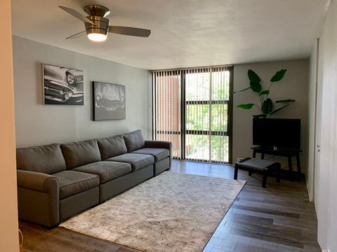 Tiny photo for 3021 S Michigan Avenue #304, Chicago, IL 60616 (MLS # 12459351)