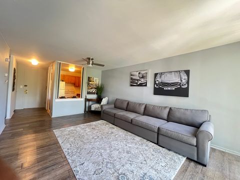 Tiny photo for 3021 S Michigan Avenue #304, Chicago, IL 60616 (MLS # 12459351)