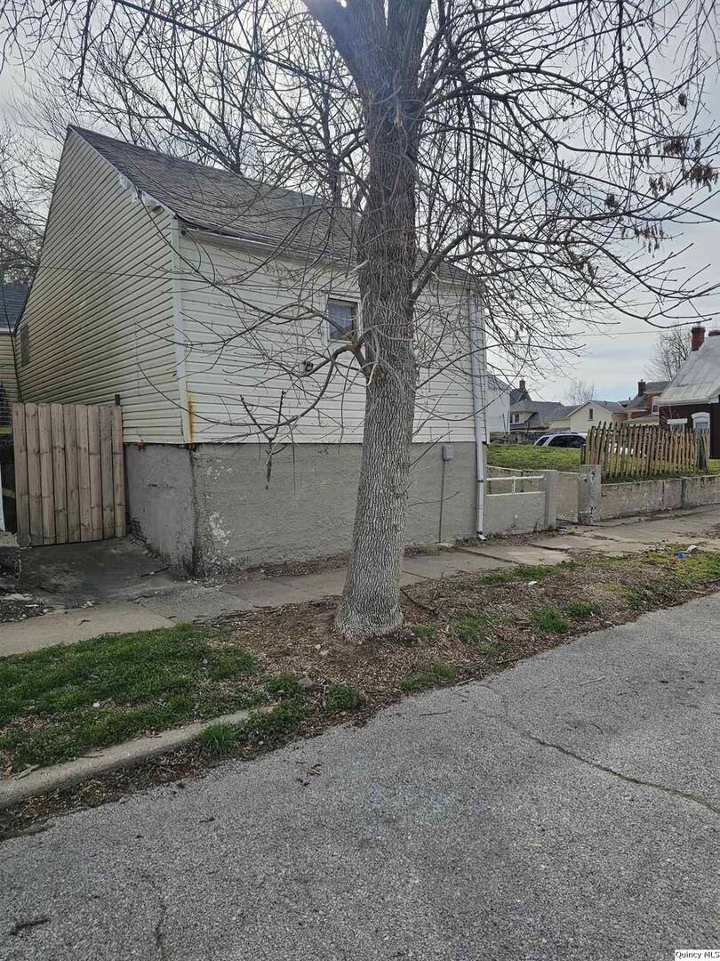 733 S 7th Street