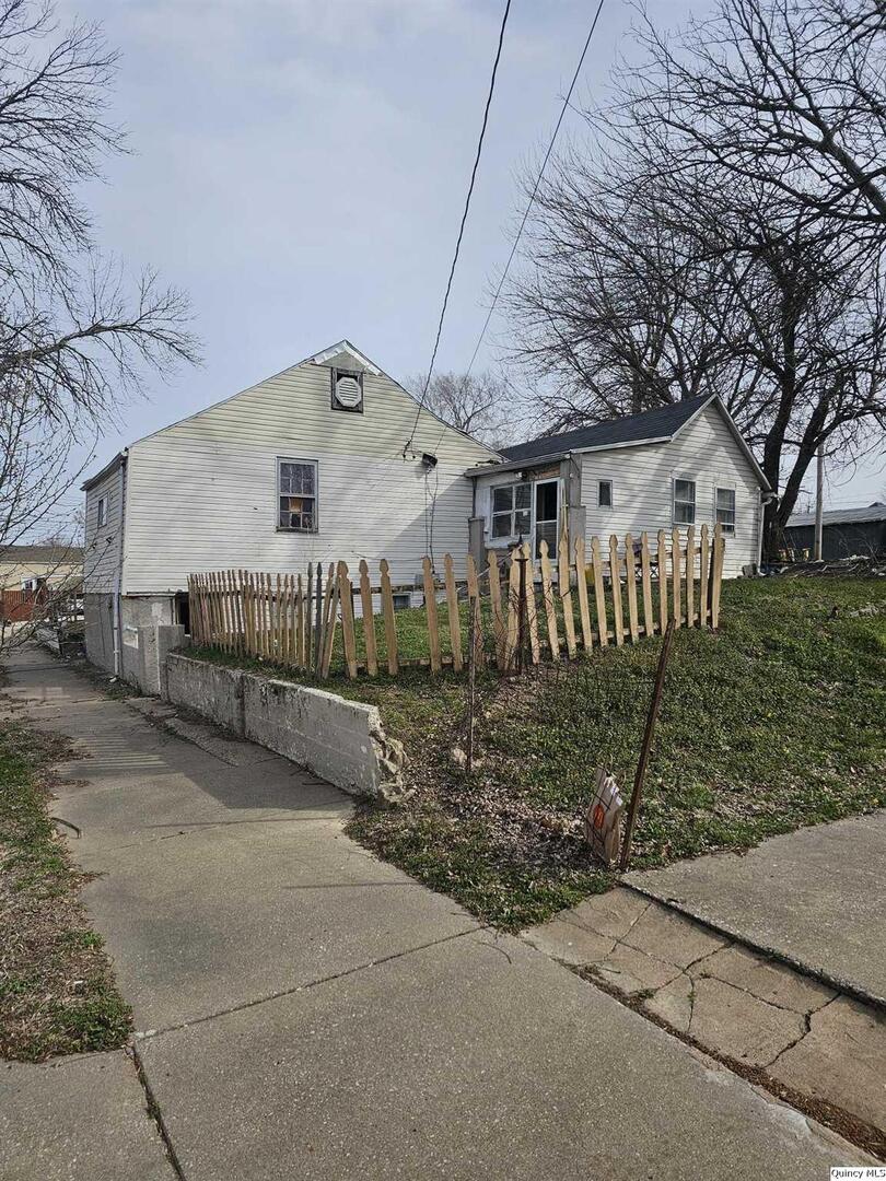 733 S 7th Street
