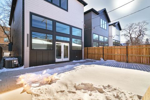 Tiny photo for 5616 N Francisco Avenue, Chicago, IL 60659 (MLS # 12593190)