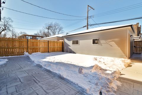 Tiny photo for 5616 N Francisco Avenue, Chicago, IL 60659 (MLS # 12593190)